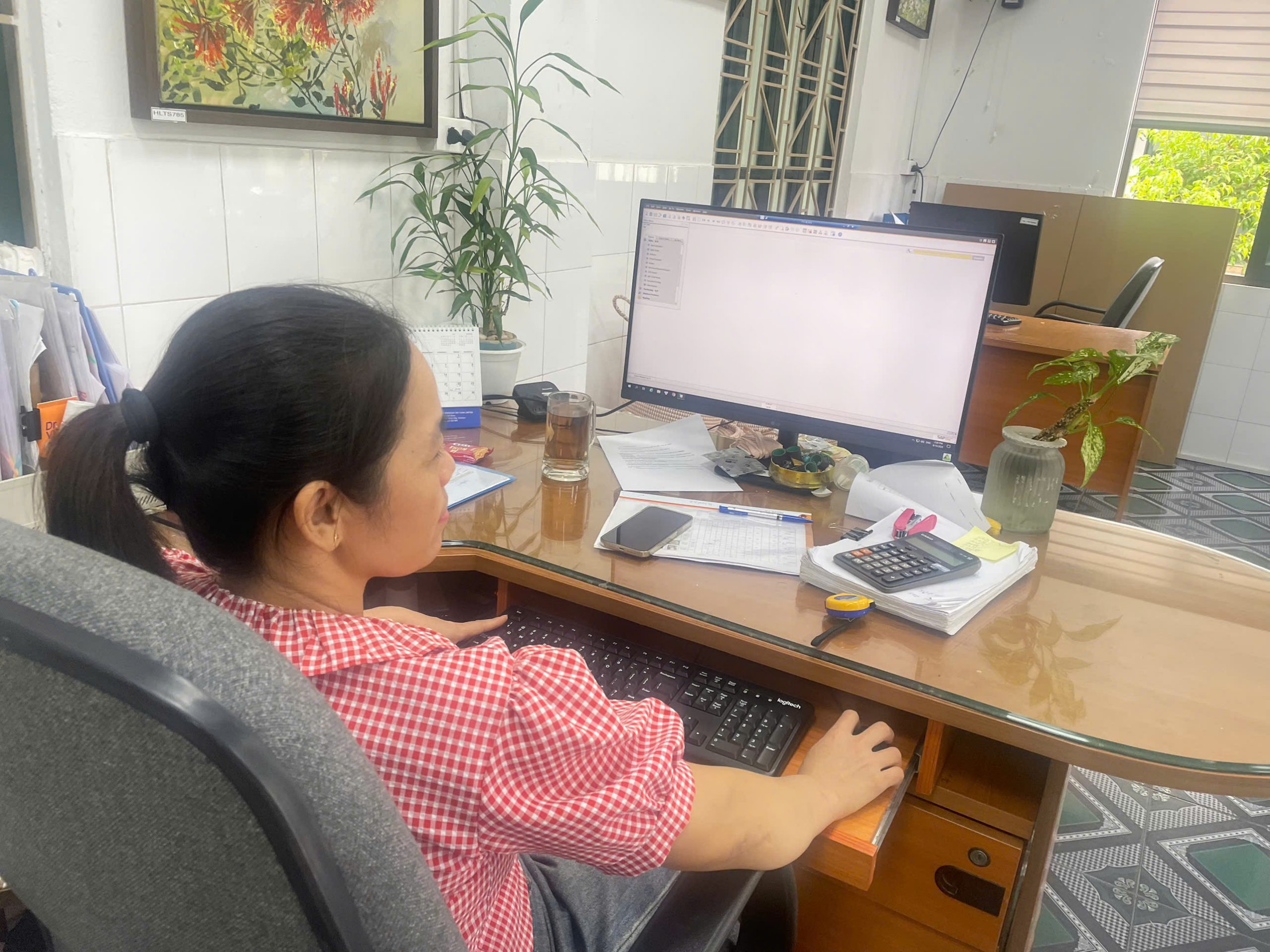 Người dùng đang làm quen với hệ thống SAP B1